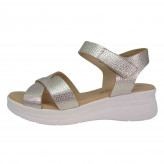 Sandalias PITILLOS con cuña media, pulsera y piel metalizada Oro