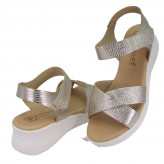 Sandalias PITILLOS con cuña media, pulsera y piel metalizada Oro